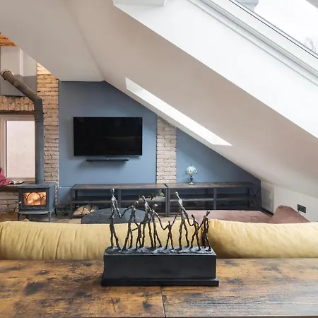 Cozy Penthouse アパート *