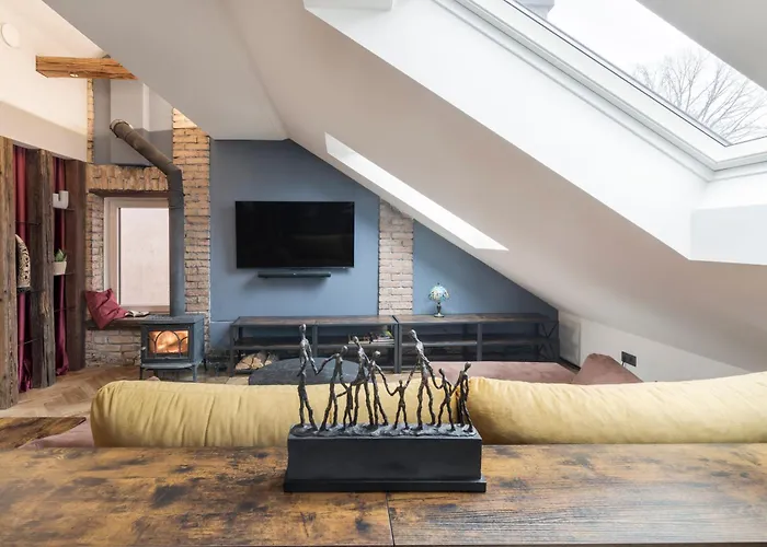 Cozy Penthouse アパート *