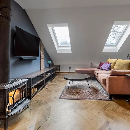 Cozy Penthouse 公寓